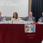 8.	Panel Homenaje a Teresita Valdivieso, de izquierda  a derecha: Jorge Valdivieso, Ana Brenes, Jesse Román, y Antonio Román